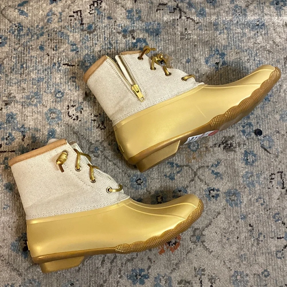 New Sperry Saltwater Metalic Gold Fleece Lined Waterproof Duck Rain Boot Sz 10